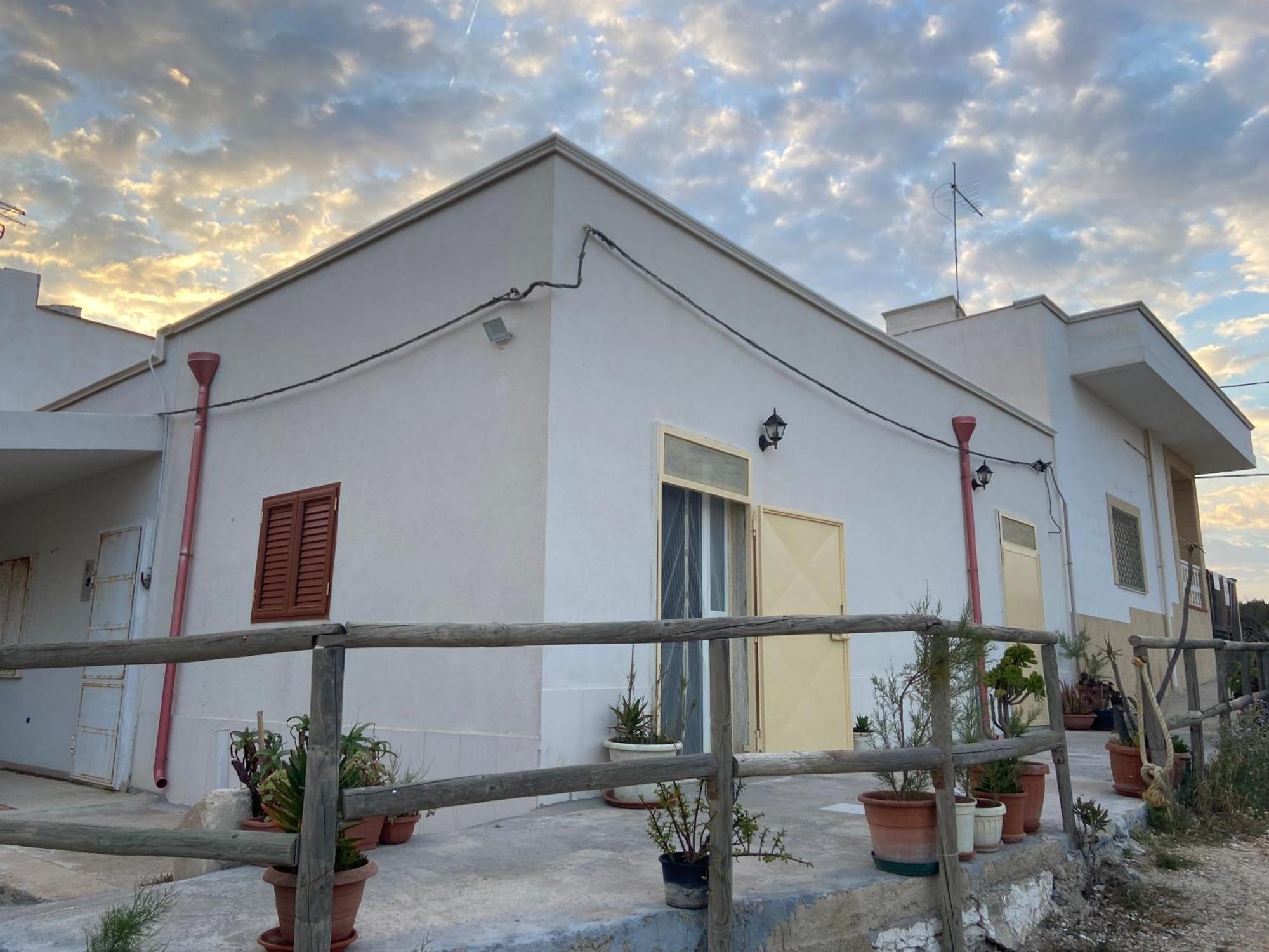 Villa La Torretta Del Surfista Taranto Exterior foto
